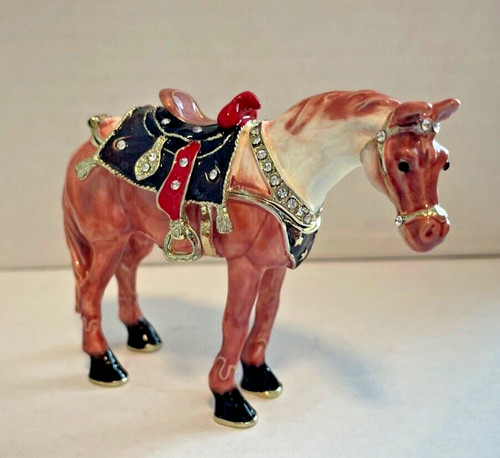 Horse with saddle - with, trinket