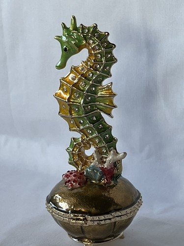 Sea horse trinket - trinket, hand